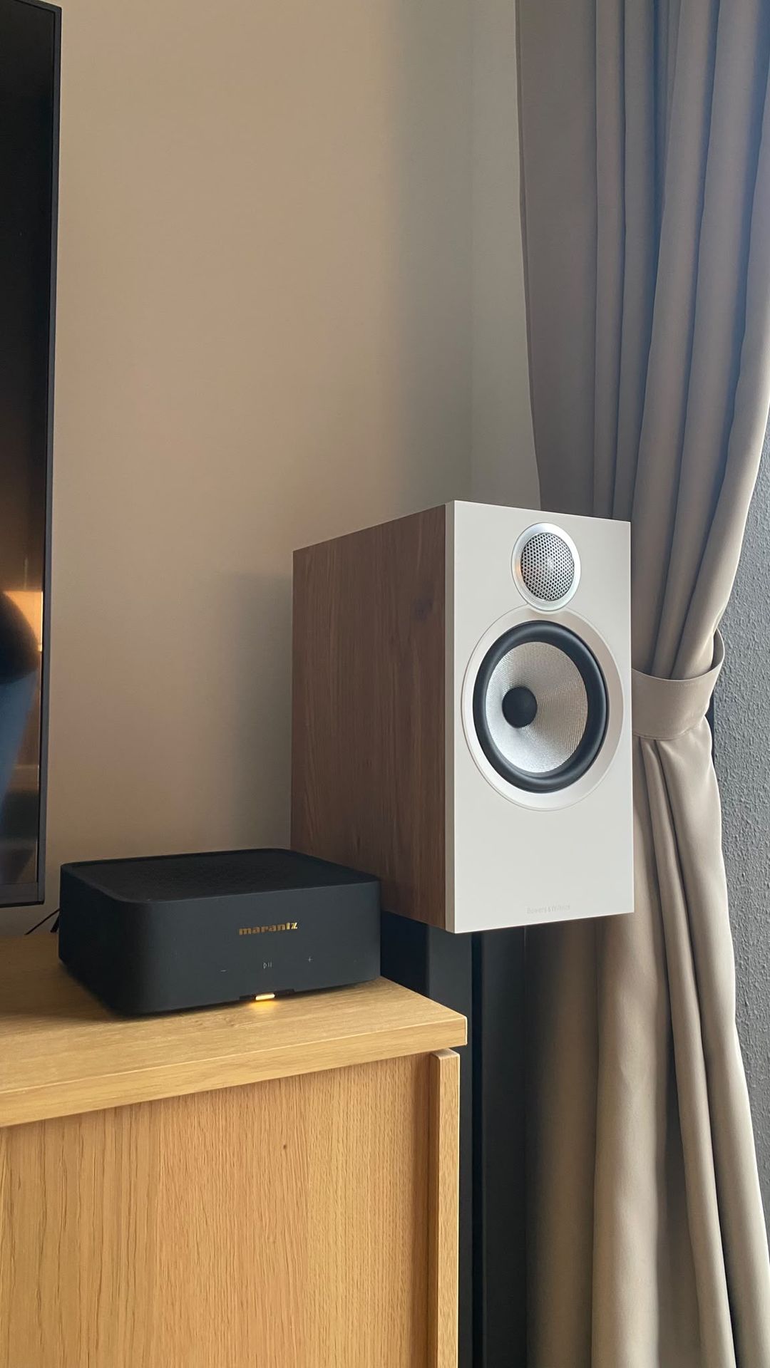 Bowers & Wilkins 606 S3 speakers in Oak finish