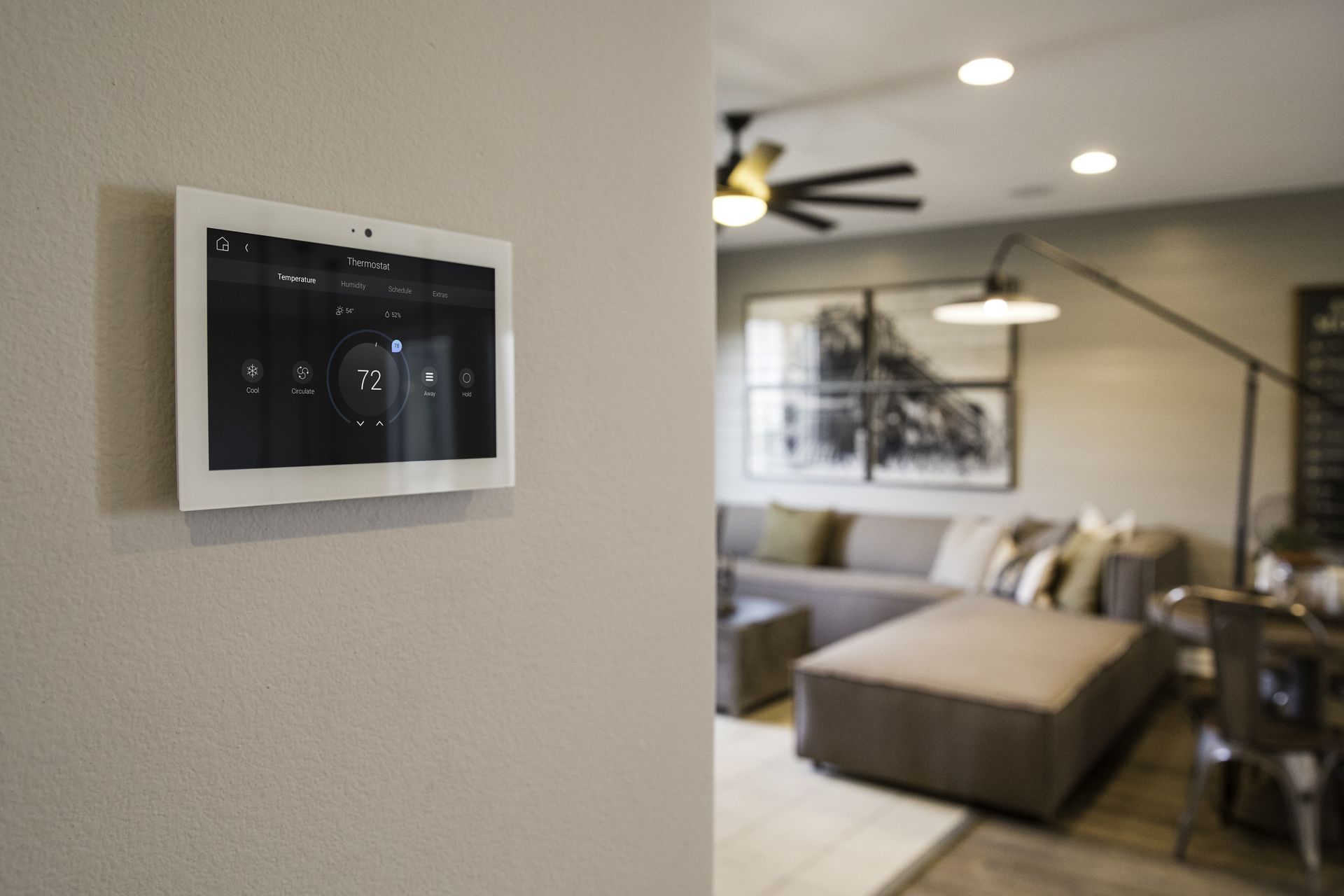 Comfort scenes for air conditioning, curtains and lighting in a smart home