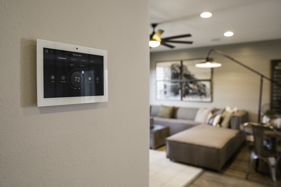 Smart home comfort interface for lighting curtains and air-conditioning scenes