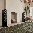 B&W - 702 S3 Gloss Black - Lifestyle 22 - 1x1.webp