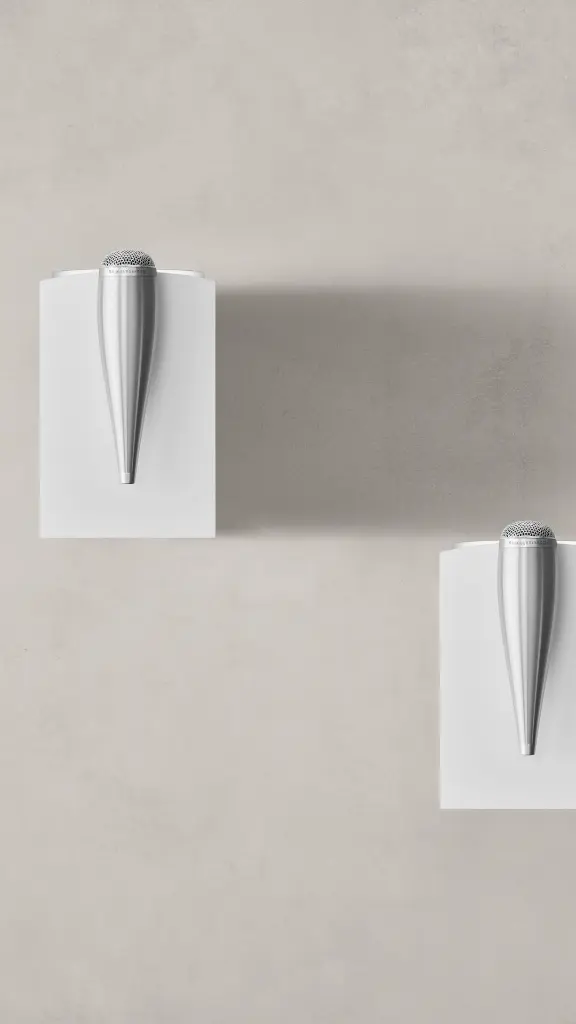 B&W - 705 S3 Satin White Beauty 2 9x16.webp