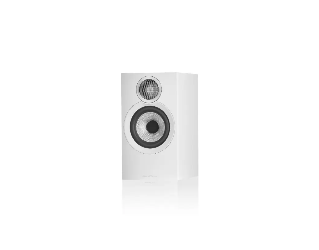 High--B&W - 607 S3 White Angled Grille Off.webp