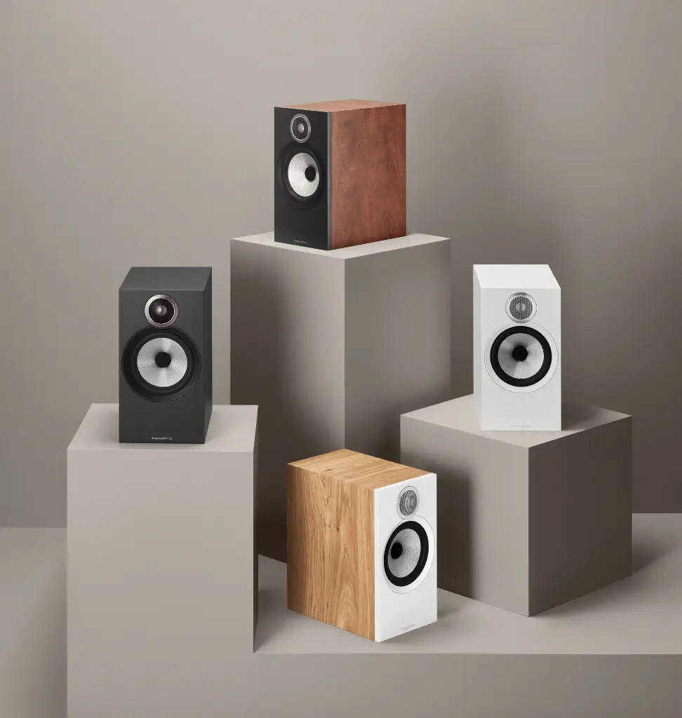 High--B&W - 606 S3 Black, White, Oak and Red Cherry Beauty 15.webp