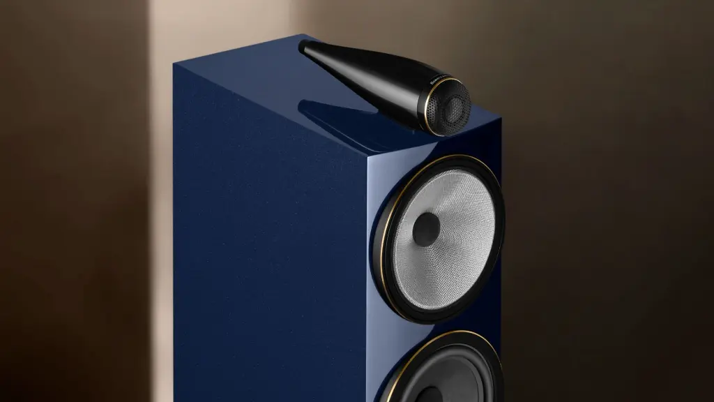 B&W - 702 S3 Signature Midnight Blue Metallic Beauty 7 - 16x9.webp