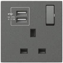 701384 SIMON i7 13A BS Socket w/Twin USB